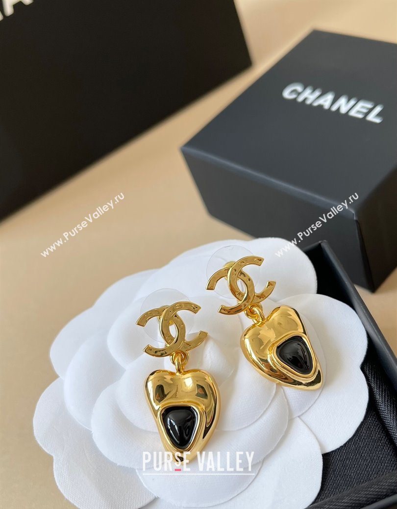 Chanel Heart Pendant Earrings Black/Gold 2025 0724 (YF-250725126)