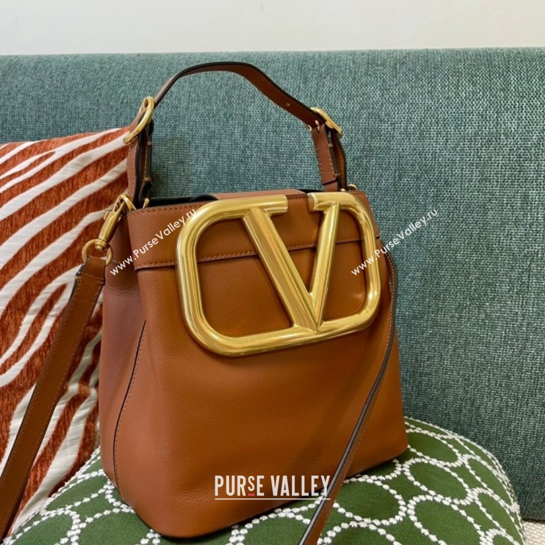 Valentino Supervee Calfskin Bucket Bag with Maxi VLogo Brown 2021 1122 (JD-21090937)