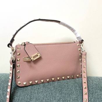 Valentino Small Rockstud Grainy Calfskin Crossbody Bag Light Pink 2021 5500 (JD-21090942)