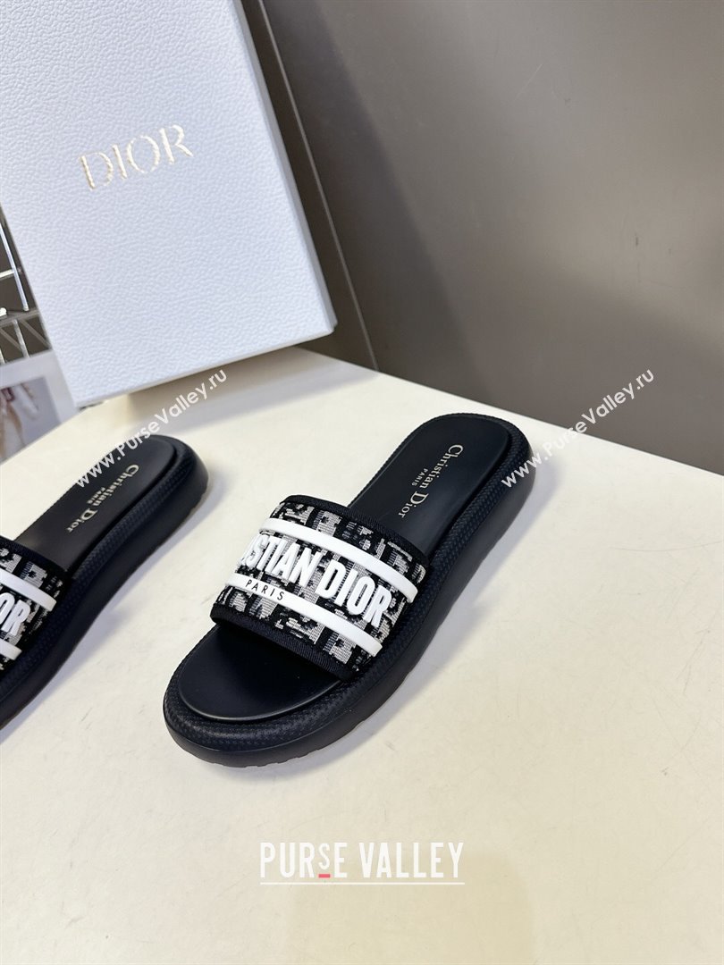 Dior Dioriviera Dway Flat Slides Sandal in Oblique Embroidered Cotton and White Rubber Black 2025 (HQG-250710005)