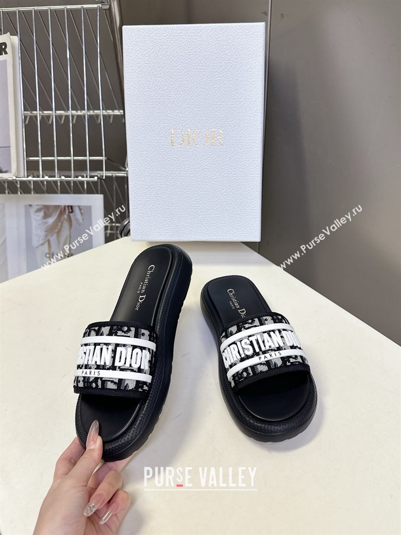 Dior Dioriviera Dway Flat Slides Sandal in Oblique Embroidered Cotton and White Rubber Black 2025 (HQG-250710005)