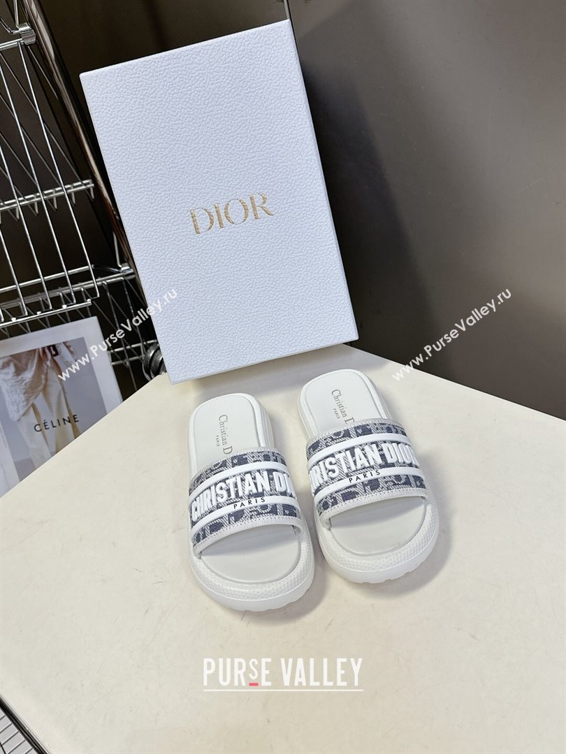 Dior Dioriviera Dway Flat Slides Sandal in Chambray Blue Jacquard with Ecru Raffia Oblique Motif and White Rubber 2025 (HQG-2507