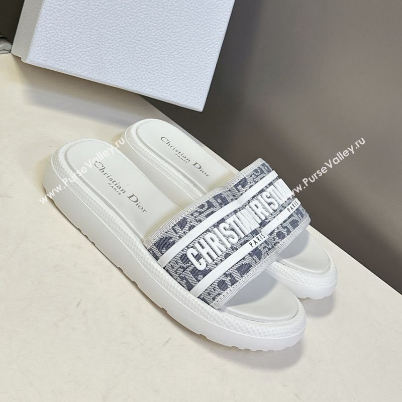 Dior Dioriviera Dway Flat Slides Sandal in Chambray Blue Jacquard with Ecru Raffia Oblique Motif and White Rubber 2025 (HQG-2507