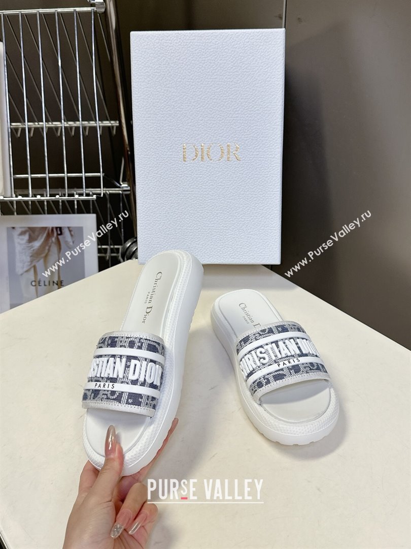 Dior Dioriviera Dway Flat Slides Sandal in Chambray Blue Jacquard with Ecru Raffia Oblique Motif and White Rubber 2025 (HQG-2507