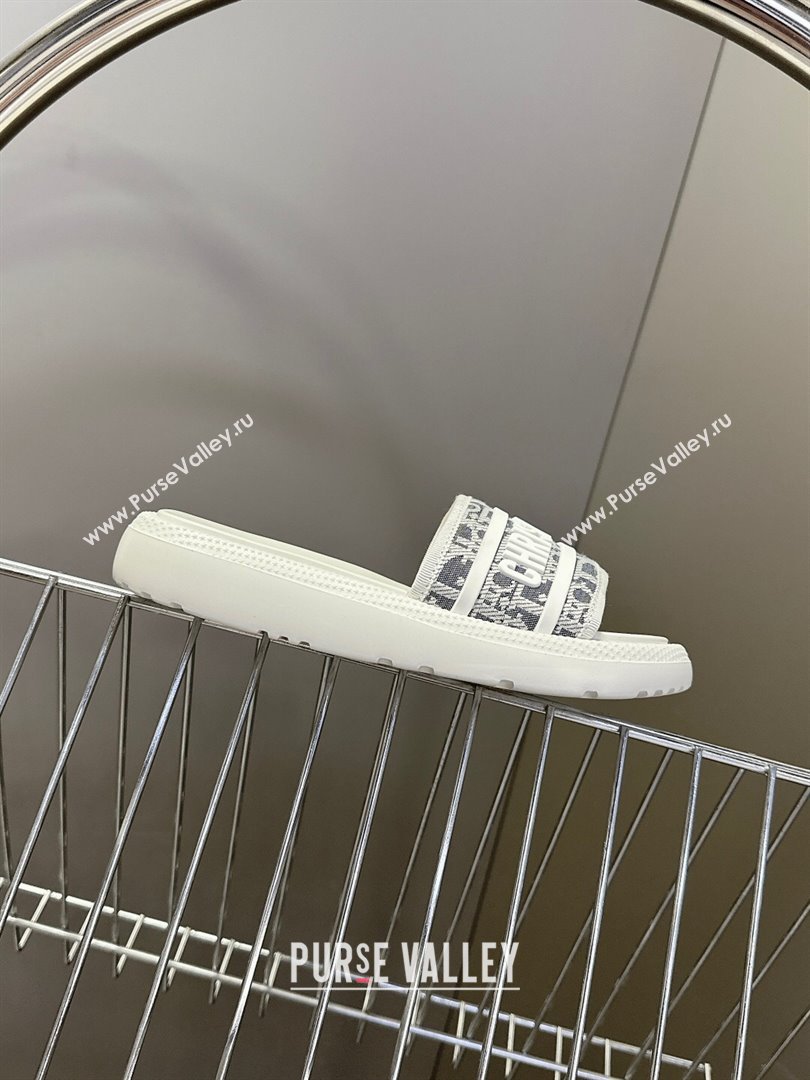 Dior Dioriviera Dway Flat Slides Sandal in Chambray Blue Jacquard with Ecru Raffia Oblique Motif and White Rubber 2025 (HQG-2507