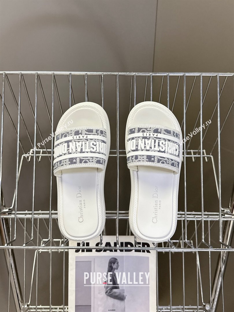 Dior Dioriviera Dway Flat Slides Sandal in Chambray Blue Jacquard with Ecru Raffia Oblique Motif and White Rubber 2025 (HQG-2507