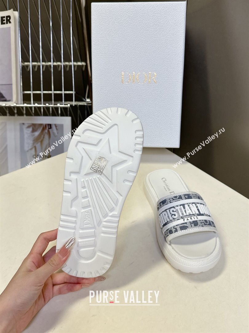 Dior Dioriviera Dway Flat Slides Sandal in Chambray Blue Jacquard with Ecru Raffia Oblique Motif and White Rubber 2025 (HQG-2507