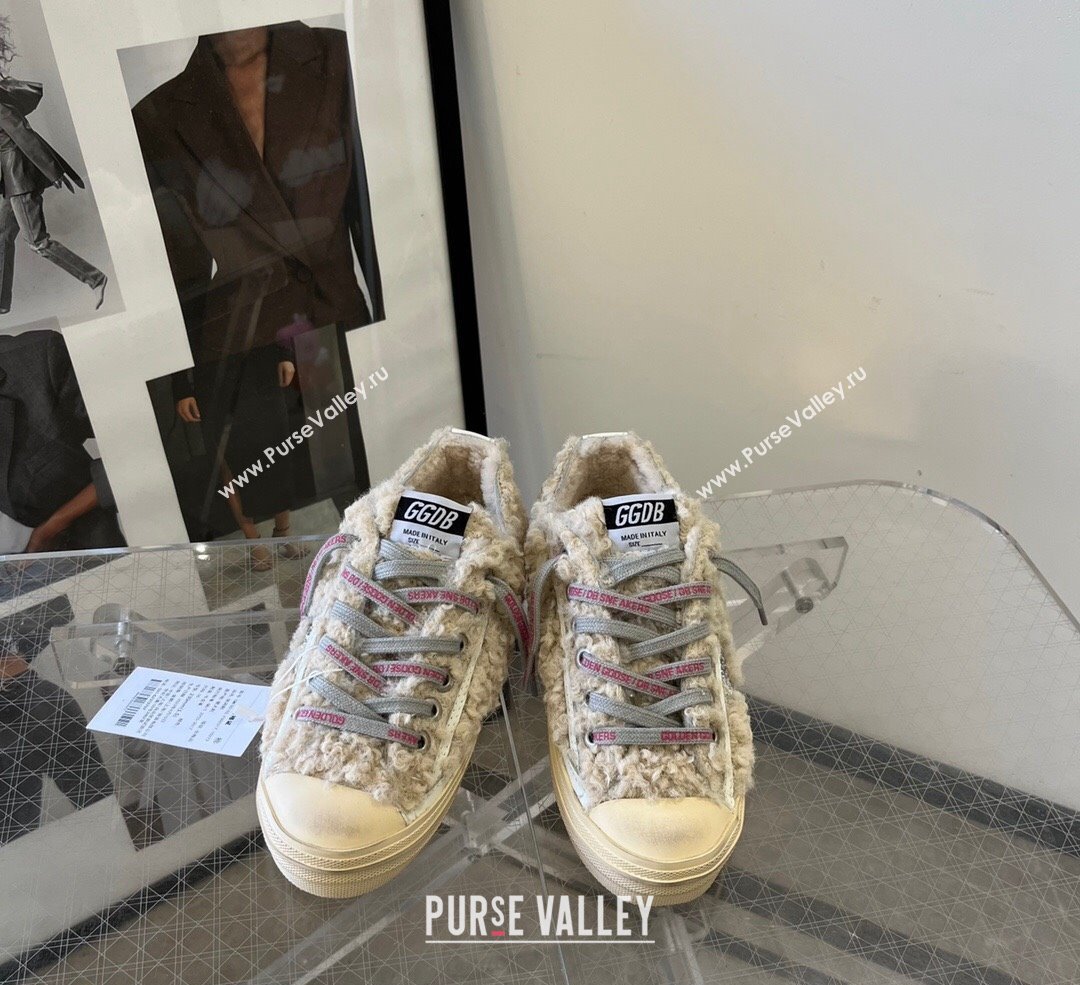 Golden Goose V-Star Sneakers in shearling allover with silver glitter star 2024 (13-241113009)