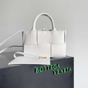 Bottega Veneta Mini Arco Tote Bag in Grained Leather 709337 White 2023 (MS-23101714)