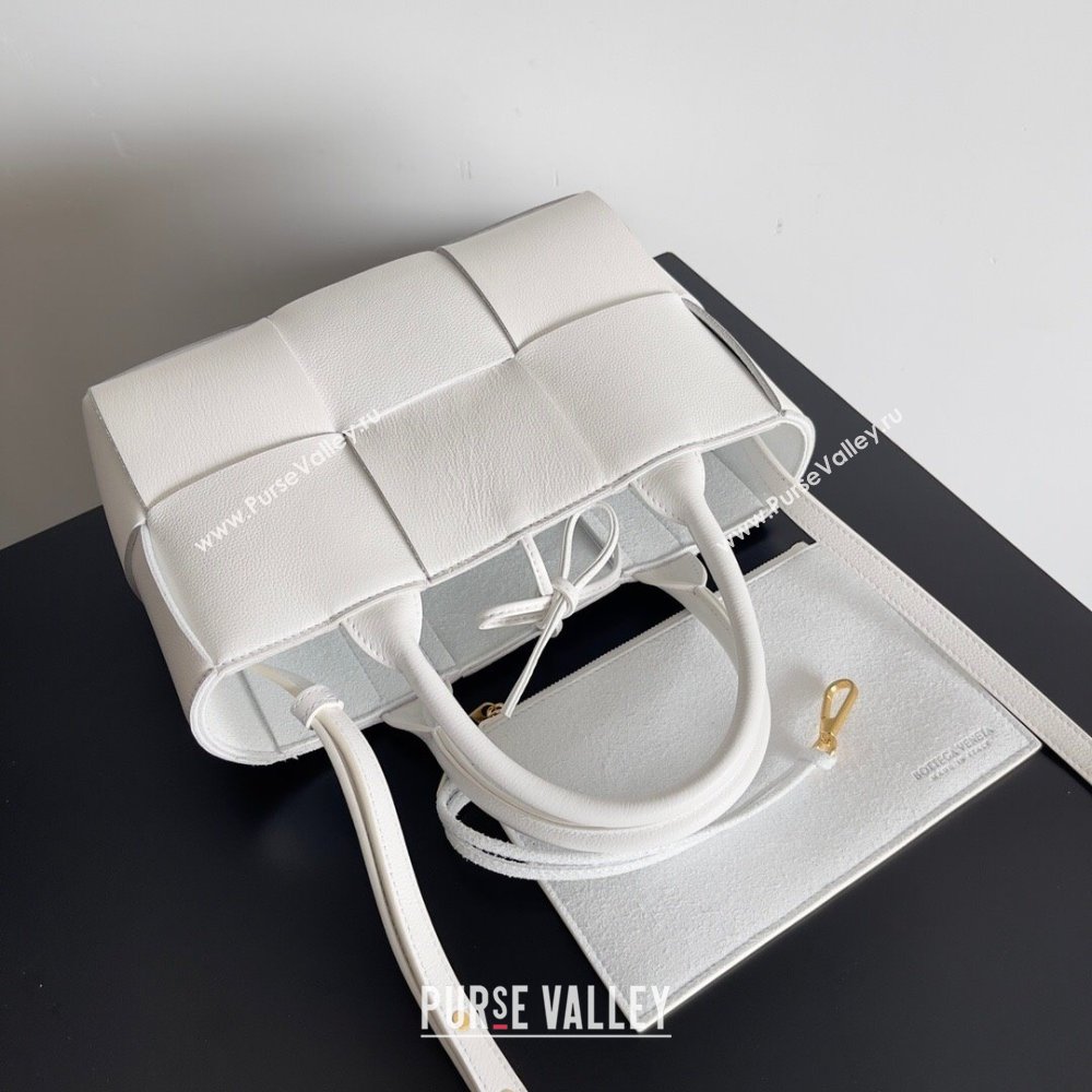 Bottega Veneta Mini Arco Tote Bag in Grained Leather 709337 White 2023 (MS-23101714)