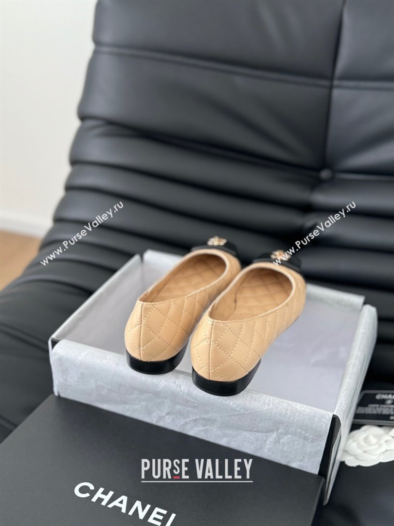 Chanel Ballet Flats in Calfskin Lambskin G45879 Black/Beige 2024 (Y30-24111925)