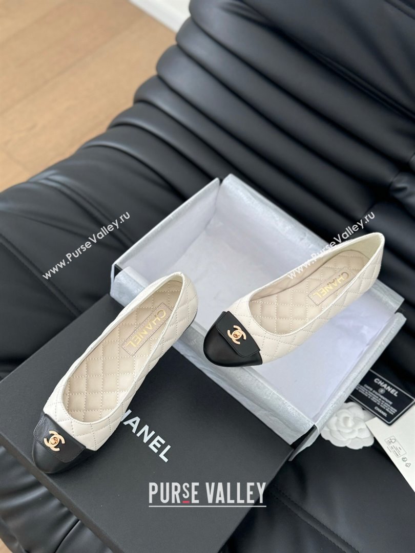 Chanel Ballet Flats in Calfskin Lambskin G45879 White/Black 2024 (Y30-24111926)