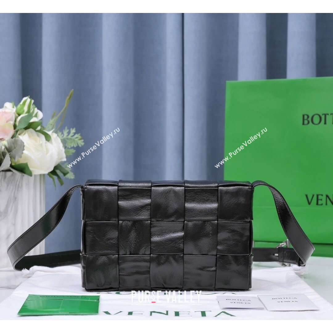 Bottega Veneta Cassette Small Crossbody Bag in Wax Maxi Calfskin Black 2021 (MS-21091109)