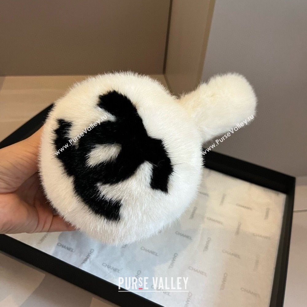 Chanel Snow Earmuff E111317 White 2024 (A-24111317)