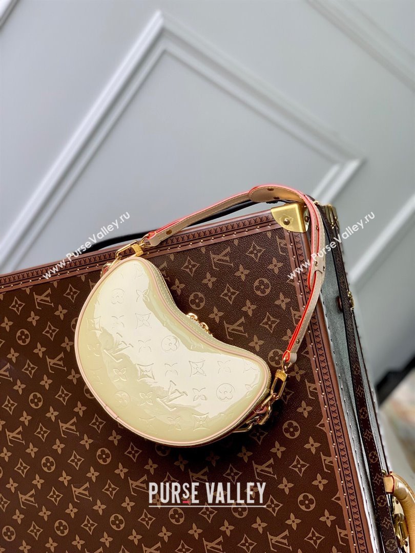 Louis Vuitton Croissant PM Bag in Monogram Vernis Embossed Cowhide leather M24020 Yellow 2024 (K-24030416)