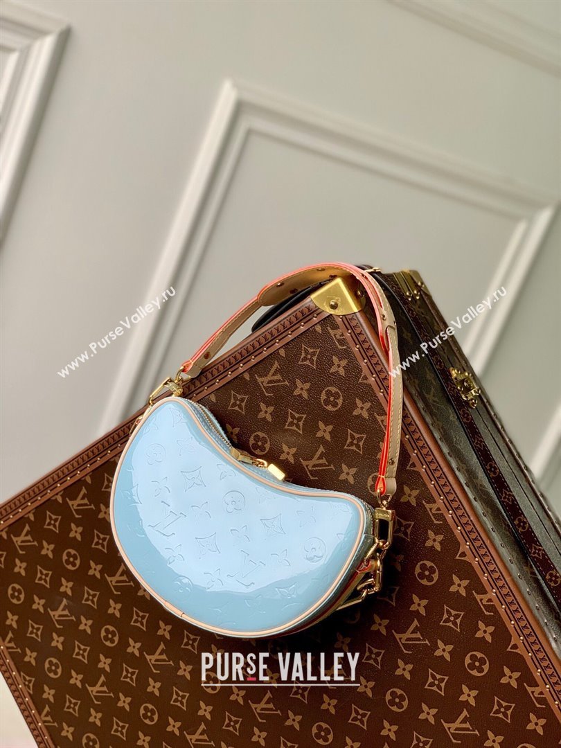 Louis Vuitton Croissant PM Bag in Monogram Vernis Embossed Cowhide leather M24021 Blue 2024 (K-27030417)