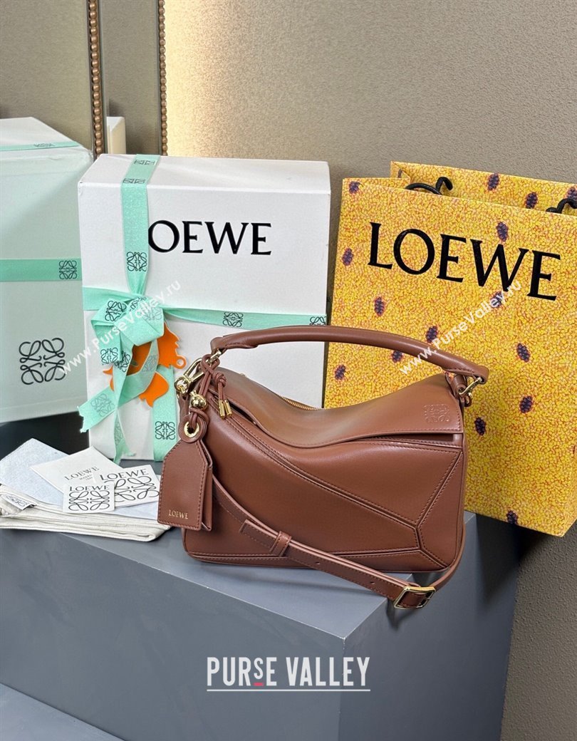 Loewe Small Featherlight Puzzle bag in nappa lambskin Pecan Brown 2025 (YS-250925014)