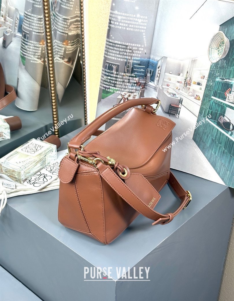 Loewe Small Featherlight Puzzle bag in nappa lambskin Pecan Brown 2025 (YS-250925014)