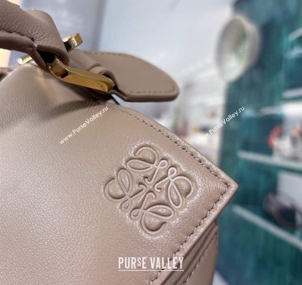 Loewe Small Featherlight Puzzle bag in nappa lambskin Powder Grey 2025 (YS-250925017)