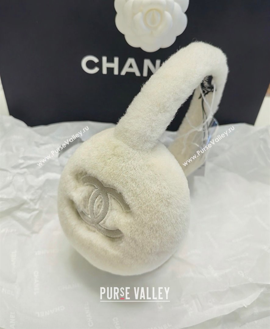 Chanel Snow Earmuff E111321 White 2024 (A-24111321)