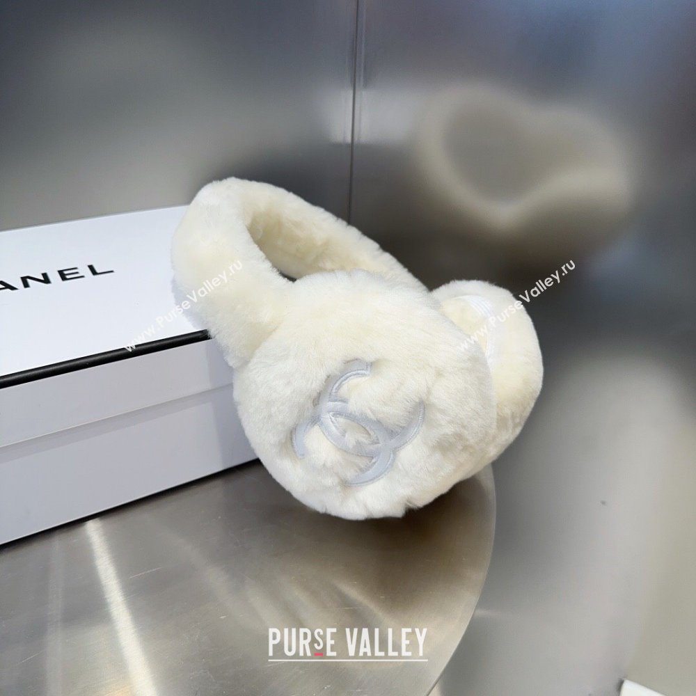 Chanel Snow Earmuff E111321 White 2024 (A-24111321)