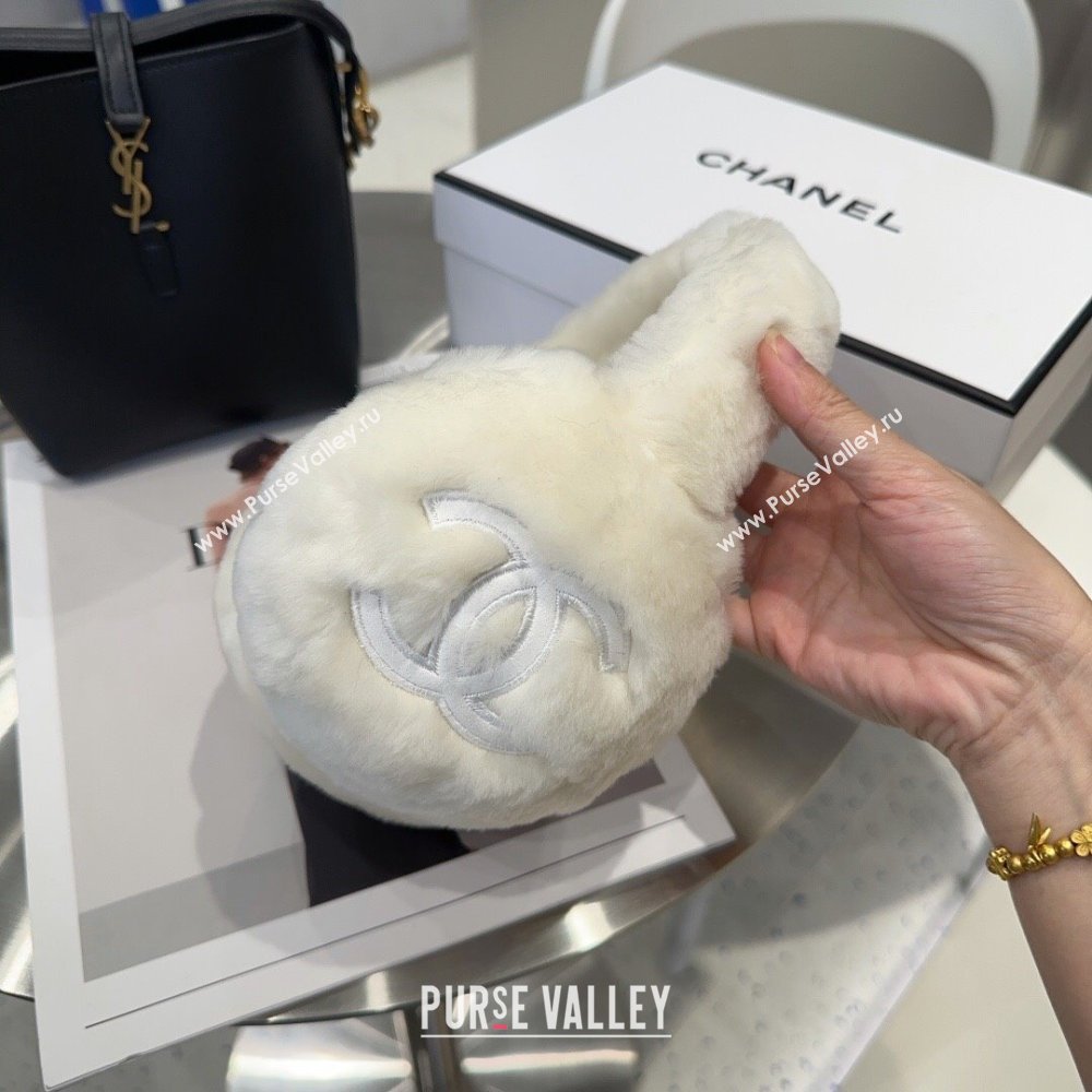 Chanel Snow Earmuff E111321 White 2024 (A-24111321)