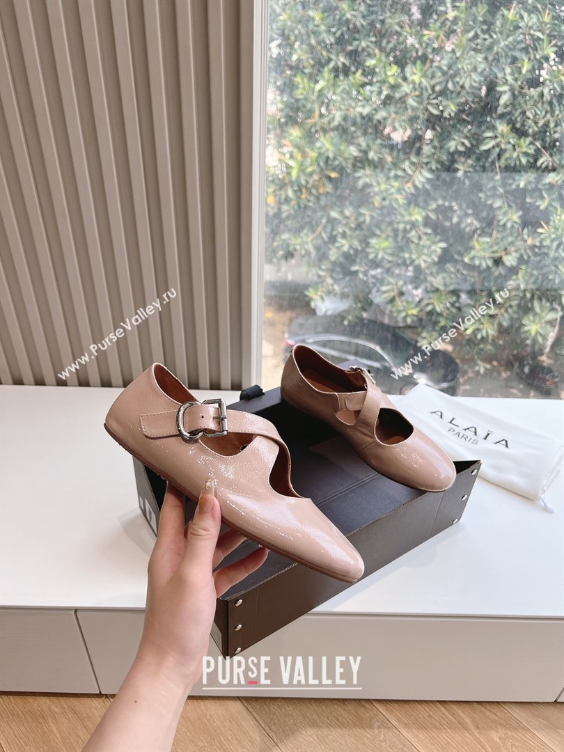 Alaia Criss Cross Ballet Flats in Patent Calfskin Nude 2024 (MD-24042304)