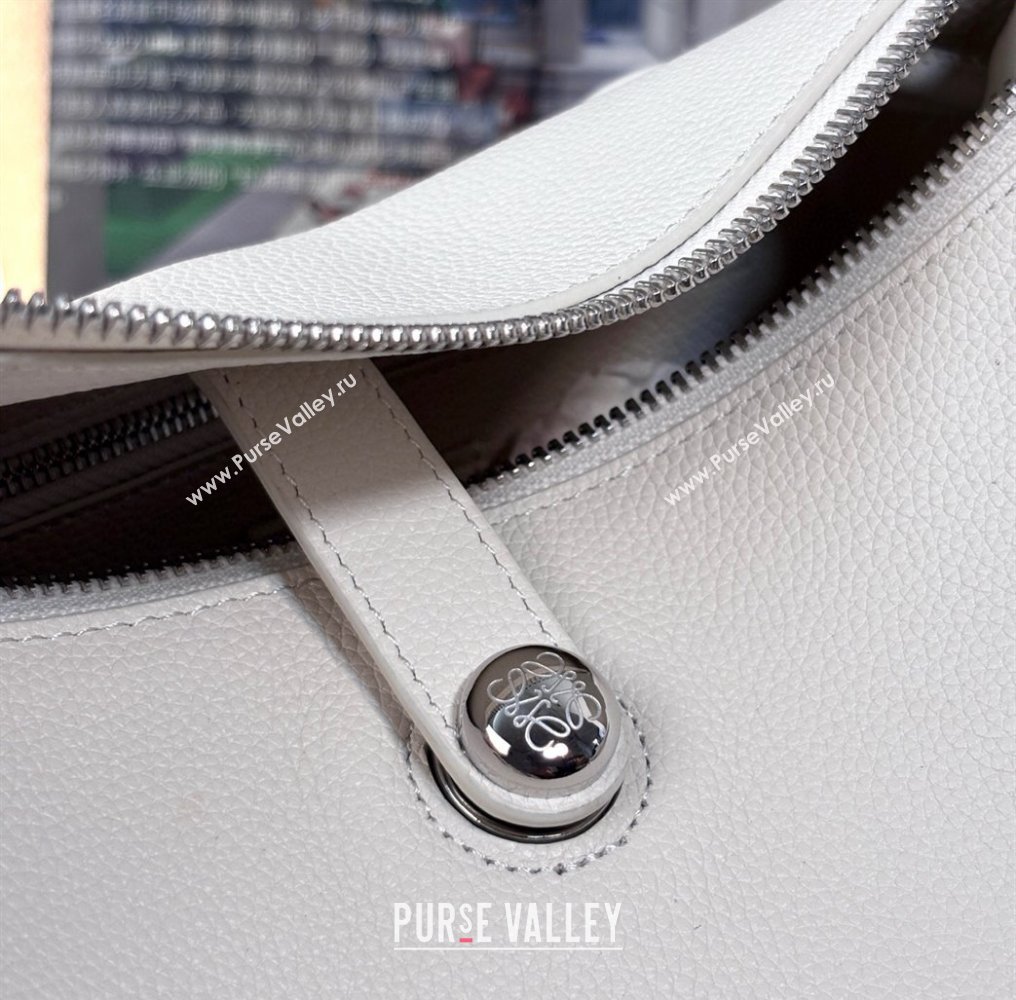 Loewe Medium Madrid bag in supple grained calfskin White 2025 052451 (nana-250925032)