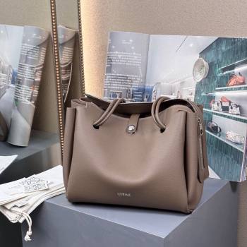 Loewe Medium Madrid bag in supple grained calfskin Taupe 2025 052451 (nana-250925033)