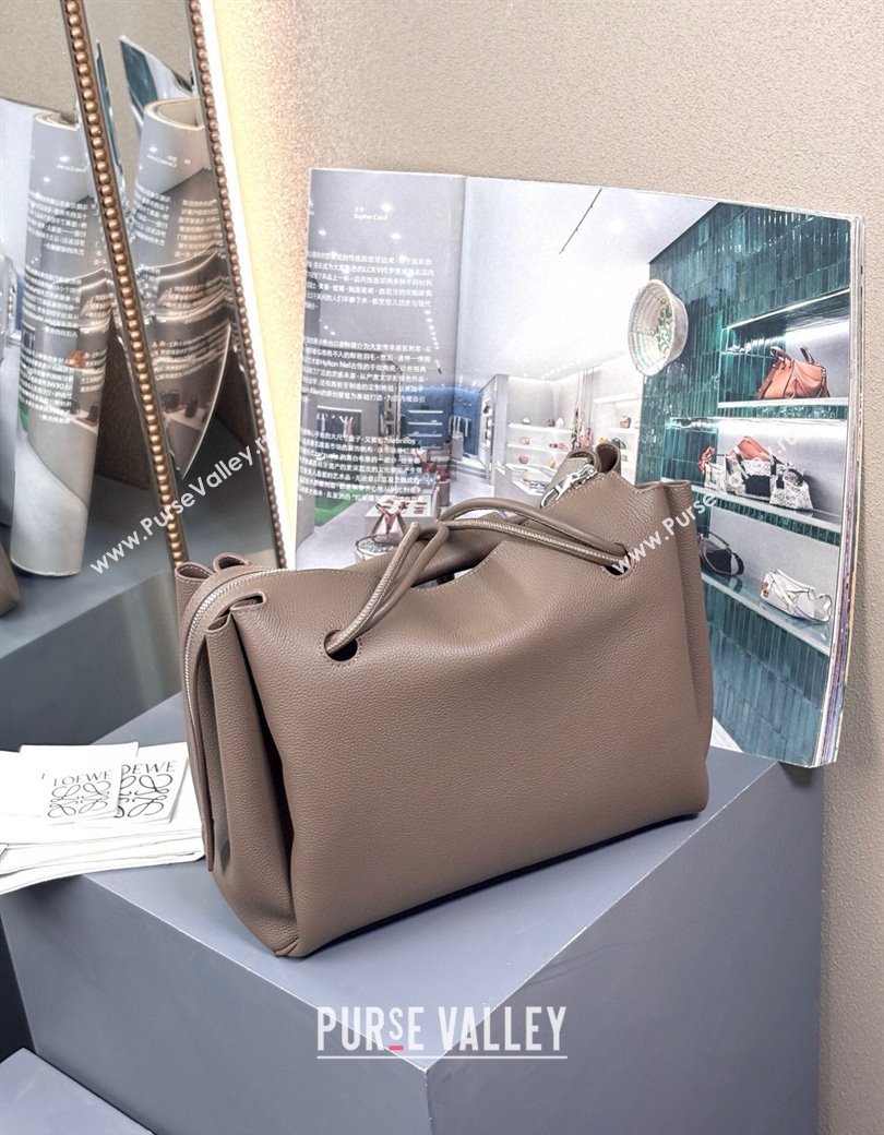 Loewe Medium Madrid bag in supple grained calfskin Taupe 2025 052451 (nana-250925033)