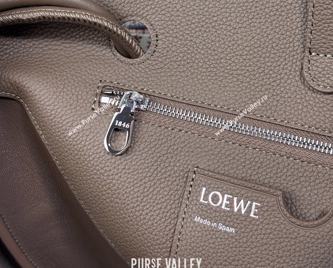 Loewe Medium Madrid bag in supple grained calfskin Taupe 2025 052451 (nana-250925033)