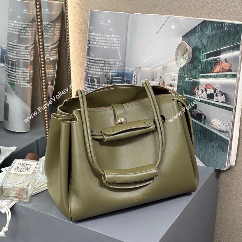 Loewe Medium Madrid bag in supple grained calfskin Olive Green 2025 052451 (nana-250925034)