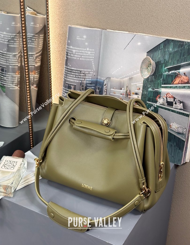 Loewe Medium Madrid bag in supple grained calfskin Olive Green 2025 052451 (nana-250925034)