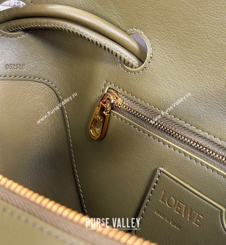 Loewe Medium Madrid bag in supple grained calfskin Olive Green 2025 052451 (nana-250925034)