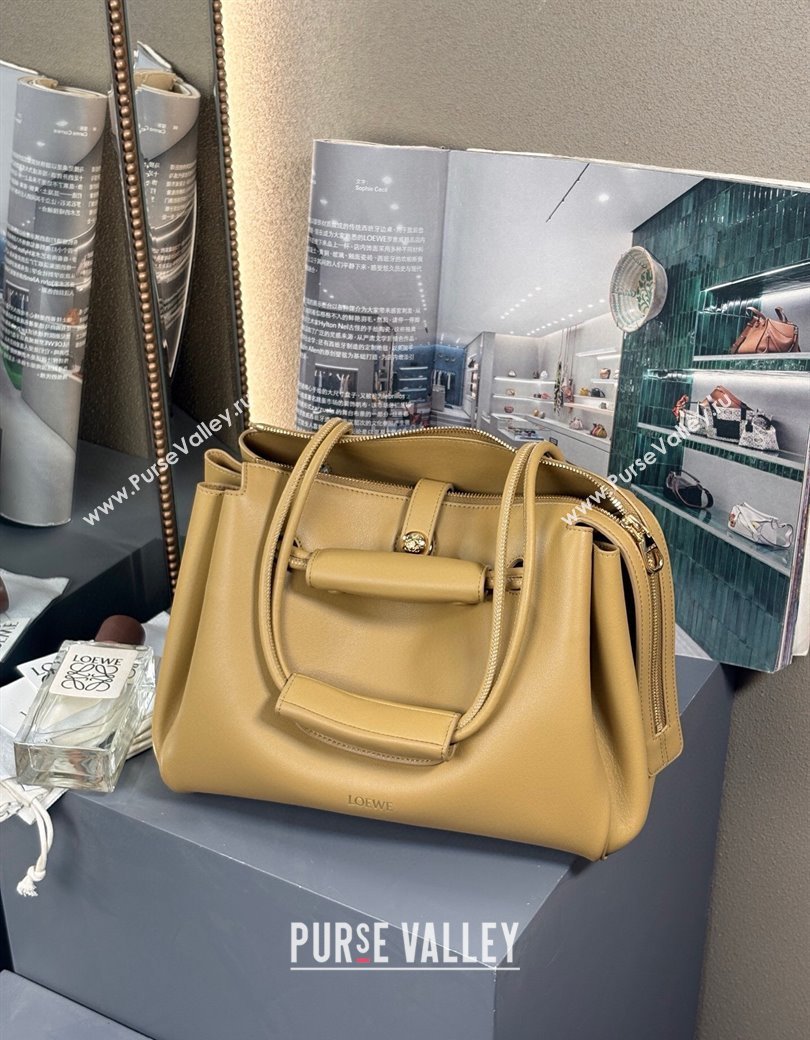 Loewe Medium Madrid bag in supple grained calfskin Yellow 2025 052451 (nana-250925035)