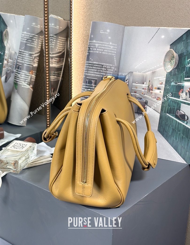 Loewe Medium Madrid bag in supple grained calfskin Yellow 2025 052451 (nana-250925035)