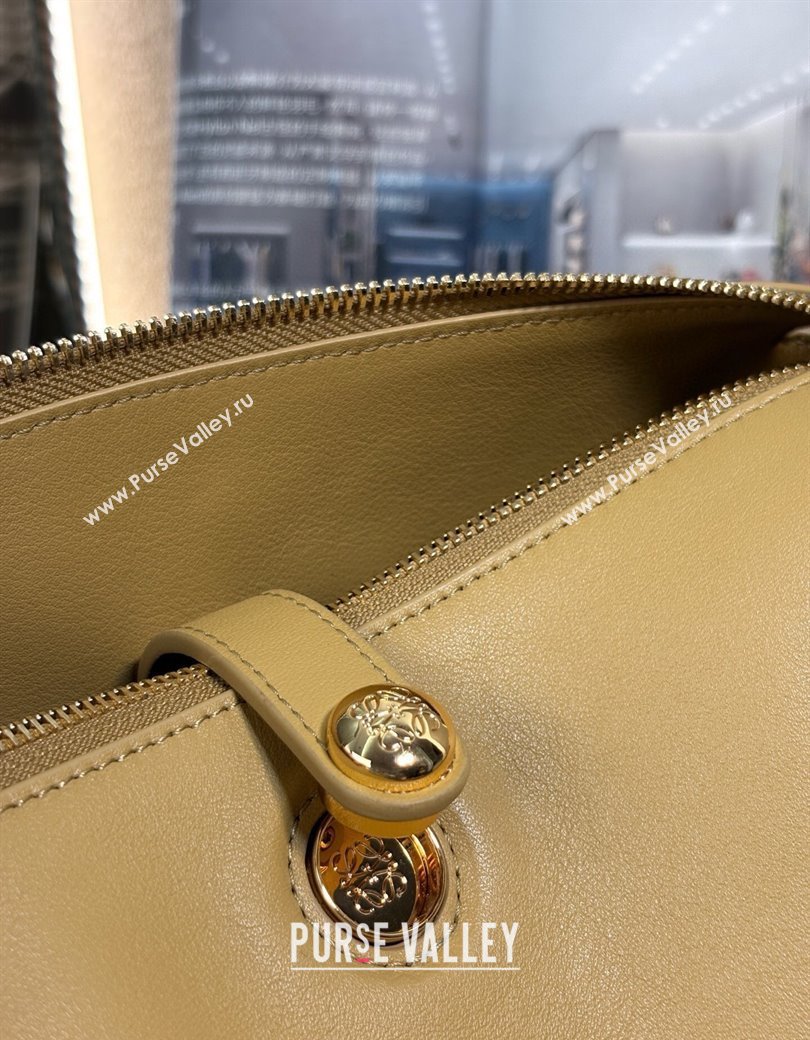 Loewe Medium Madrid bag in supple grained calfskin Yellow 2025 052451 (nana-250925035)