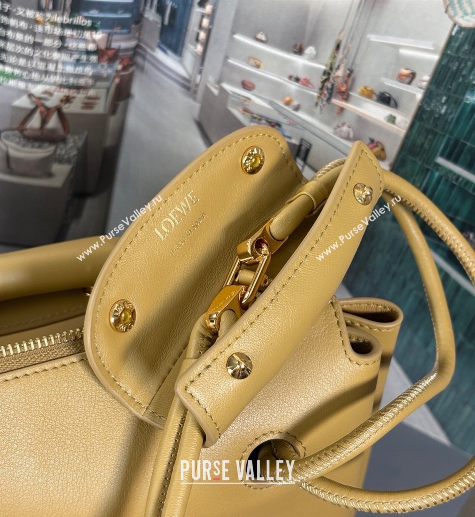 Loewe Medium Madrid bag in supple grained calfskin Yellow 2025 052451 (nana-250925035)