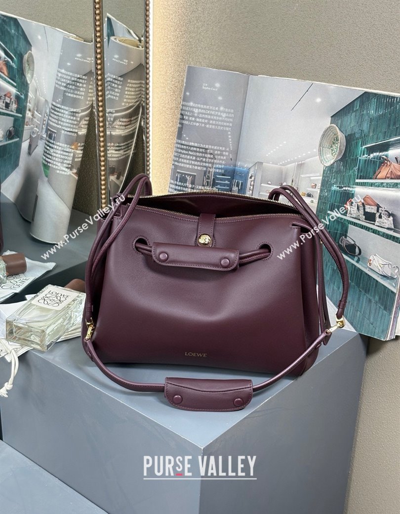 Loewe Medium Madrid bag in supple grained calfskin Dark Burgundy 2025 052451 (nana-250925036)