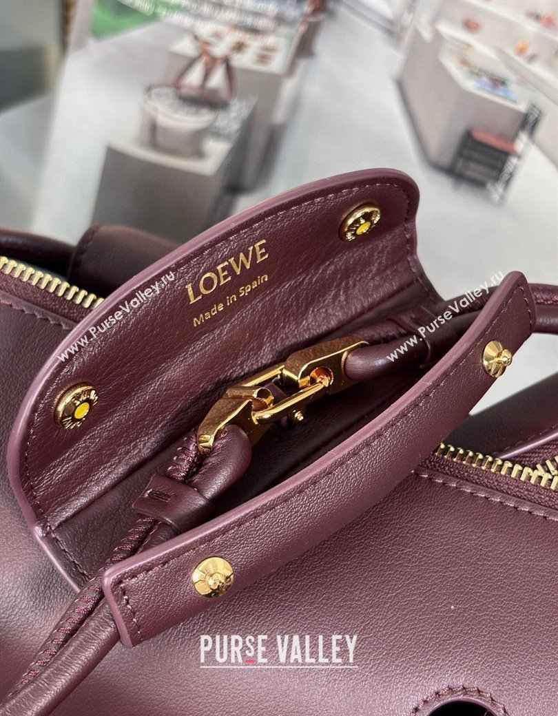 Loewe Medium Madrid bag in supple grained calfskin Dark Burgundy 2025 052451 (nana-250925036)