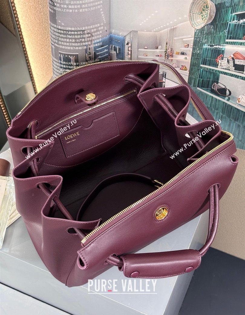 Loewe Medium Madrid bag in supple grained calfskin Dark Burgundy 2025 052451 (nana-250925036)