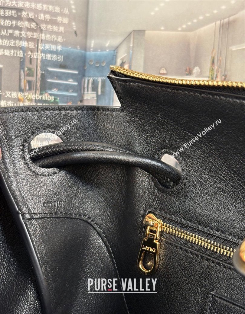 Loewe Medium Madrid bag in supple grained calfskin Black 2025 052451 (nana-250925037)