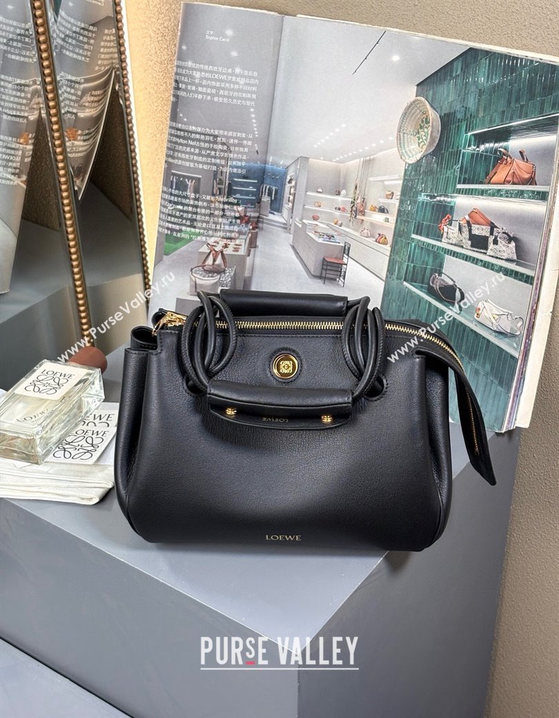 Loewe Small Madrid bag in supple calfskin Black 2025 012452 (nana-250925038)