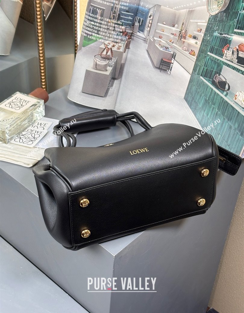 Loewe Small Madrid bag in supple calfskin Black 2025 012452 (nana-250925038)