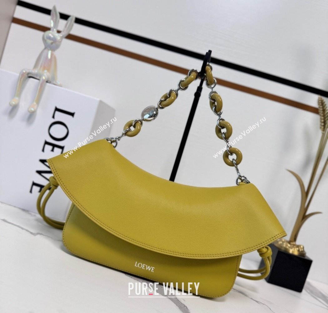 Loewe Medium Ola bag in smooth calfskin Ginger Yellow 2025 012518 (nana-250925044)