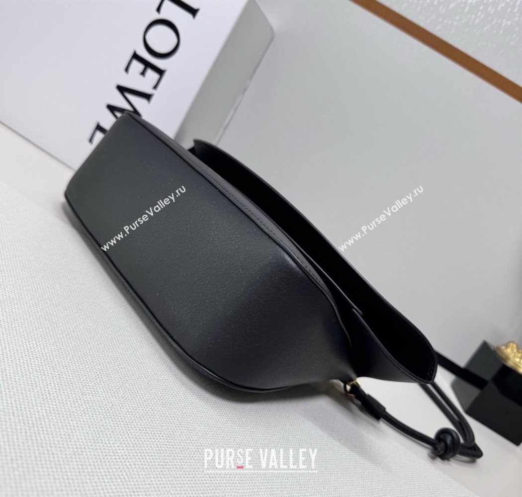 Loewe Medium Ola bag in smooth calfskin Black 2025 012518 (nana-250925043)