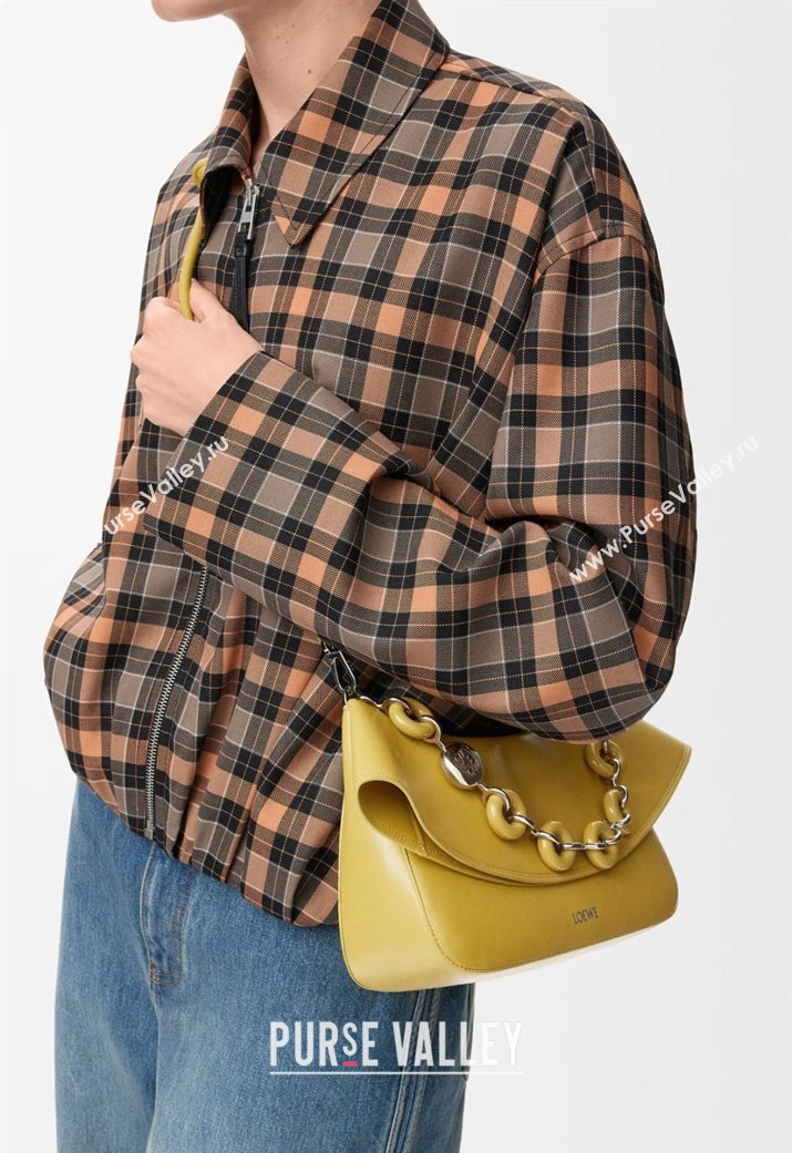 Loewe Medium Ola bag in smooth calfskin Ginger Yellow 2025 012518 (nana-250925044)