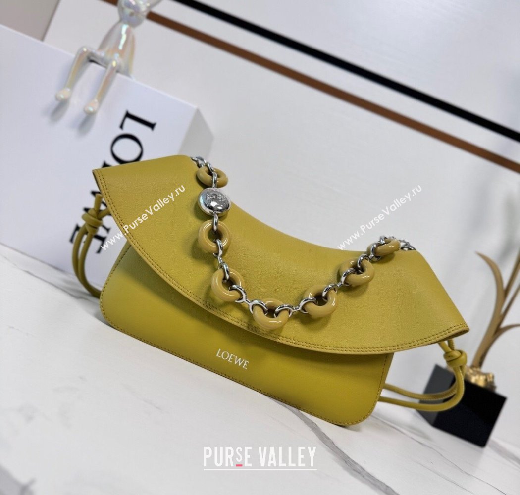 Loewe Medium Ola bag in smooth calfskin Ginger Yellow 2025 012518 (nana-250925044)