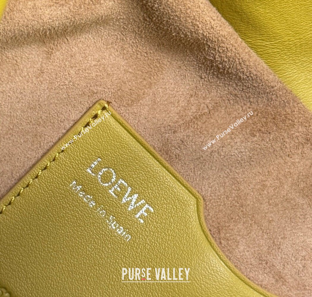 Loewe Medium Ola bag in smooth calfskin Ginger Yellow 2025 012518 (nana-250925044)