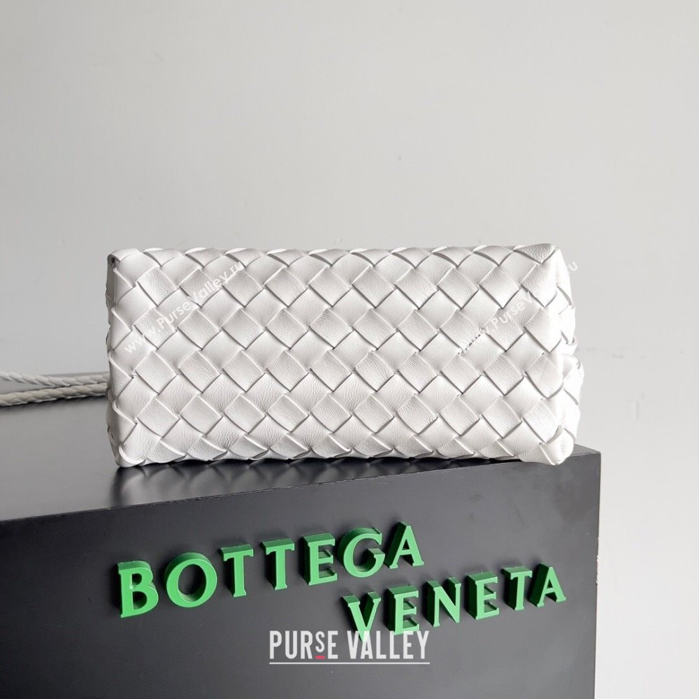 Bottega Veneta Small Andiamo Top Handle Bag in Intrecciato Leather 743568 White 2024 (MS-24042419)